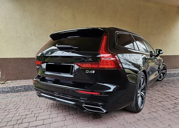 Volvo V60 cena 119900 przebieg: 146000, rok produkcji 2020 z Nysa małe 529
